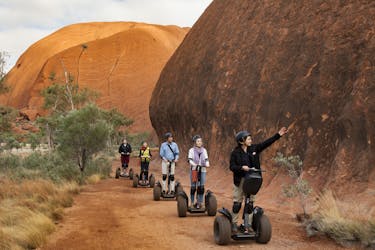 Uluru Sunrise e scooter com equilíbrio automático